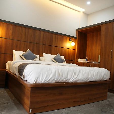 Sarvam Residency Hotel ซาการ์ ภายนอก รูปภาพ