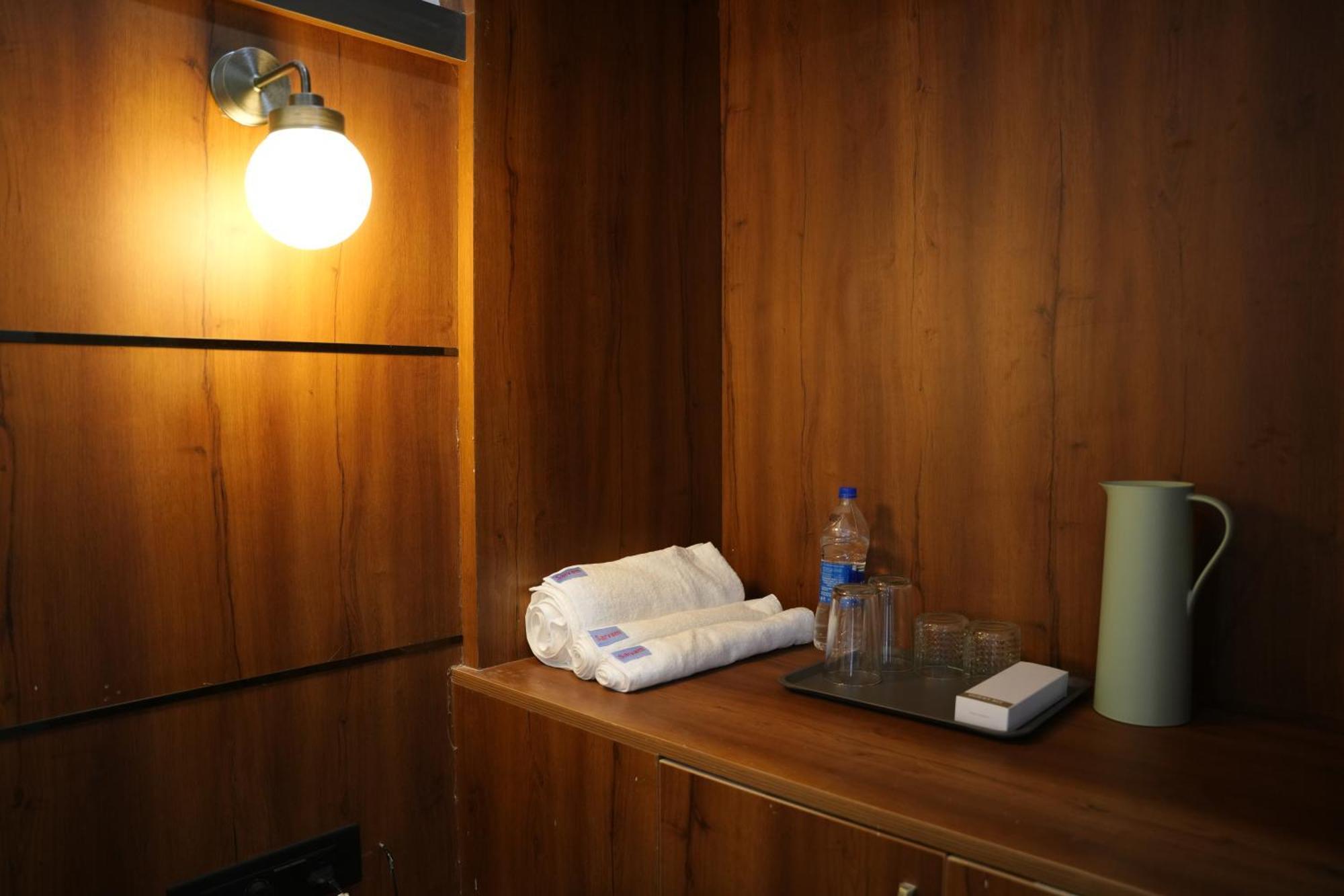 Sarvam Residency Hotel ซาการ์ ภายนอก รูปภาพ