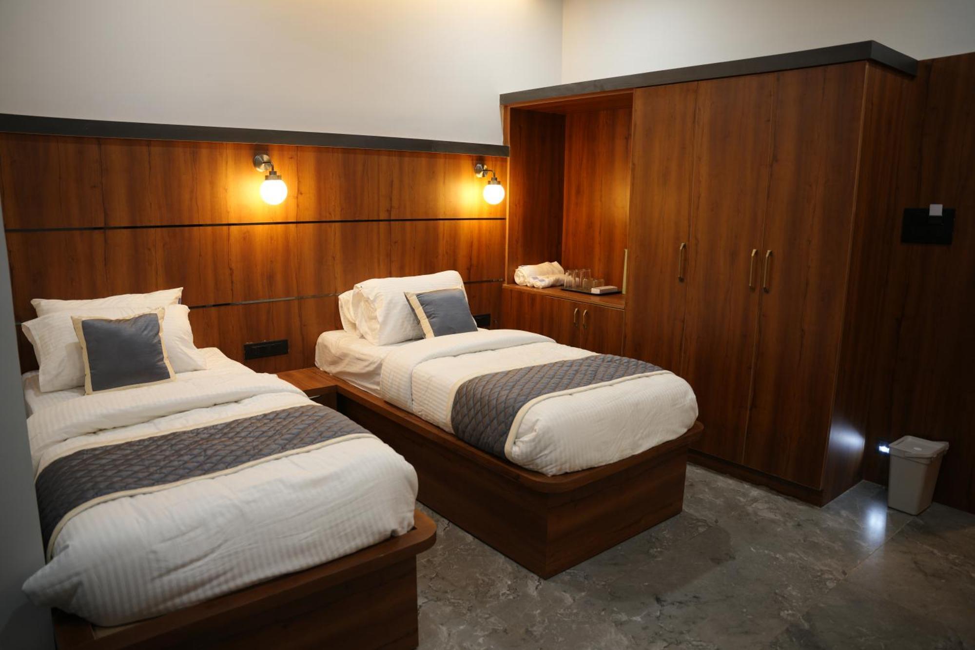 Sarvam Residency Hotel ซาการ์ ภายนอก รูปภาพ